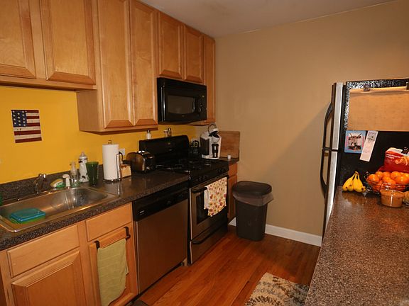 2nd image of 2947 N Ashland Ave #G