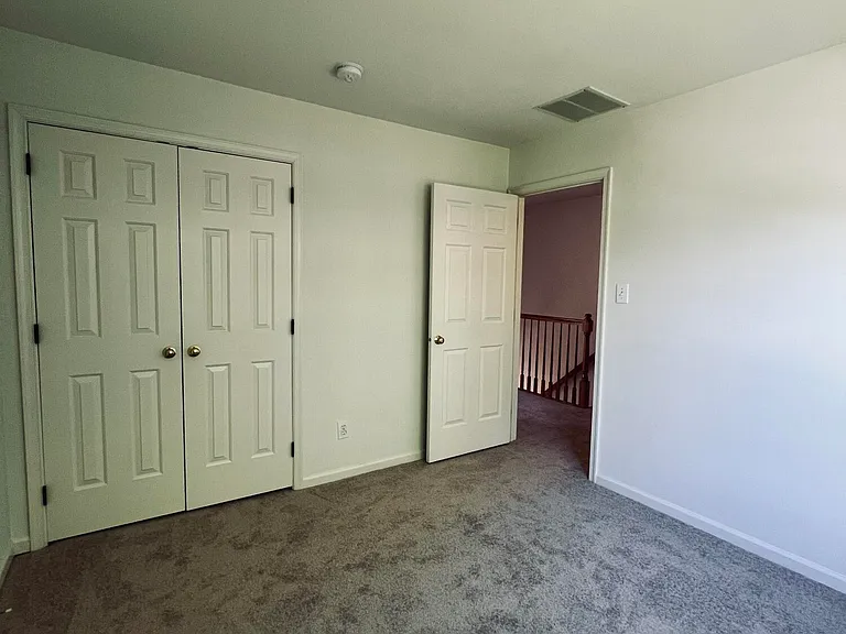 18 Dayna Ct — Photo 11