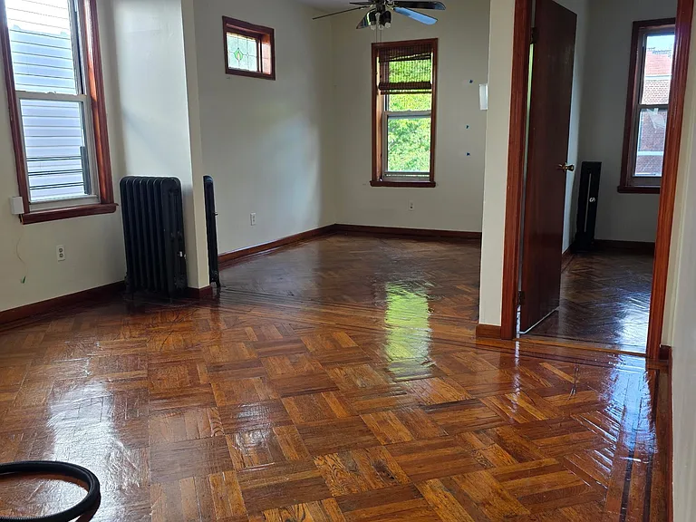 48 Louisa St #2 — Photo 5