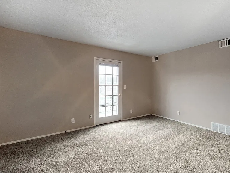 Westwood Apartments — Photo 25