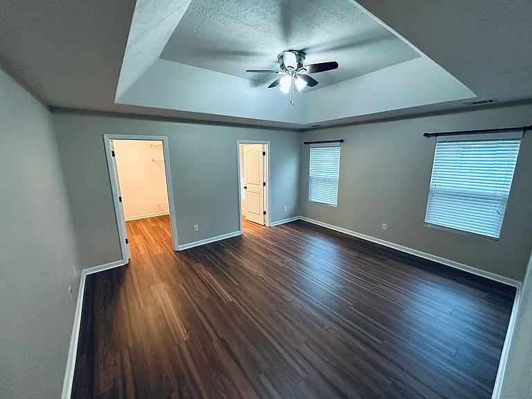 3272 Alexandria Dr — Photo 25