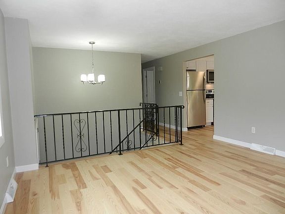 5th image of 95 Tampa St