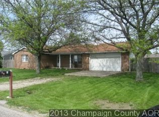 4 Village Rd, Mansfield, IL 61854