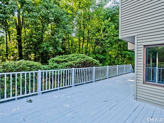 4th image of 80 West View Drive