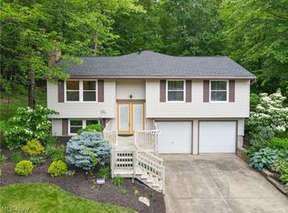 4417 Galaxy Dr, Stow, OH 44224