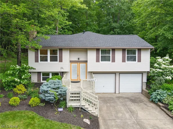 4417 Galaxy Dr, Stow, OH 44224