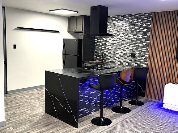 2nd image of 3000 Nicol Ave APT 9