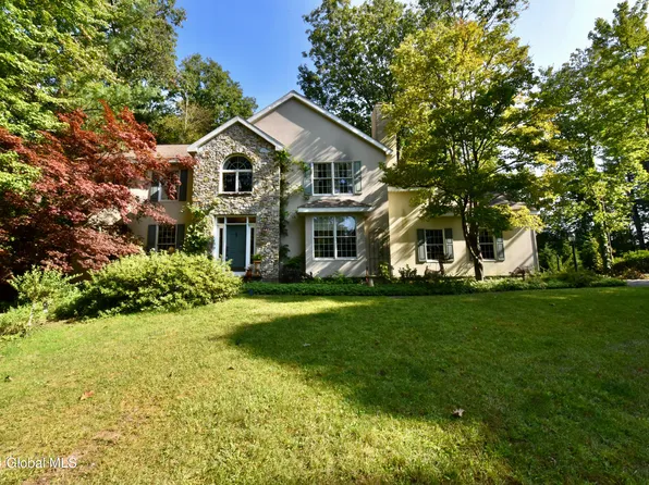 17 Hearthstone Drive, Gansevoort, NY 12831