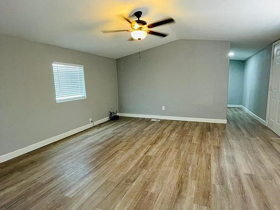 4th image of 415 S 367th Ave
