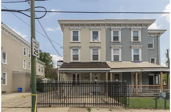 Building Photo - 4641 Penn St #2F