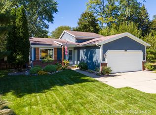 1255 Gladstone Dr SE, Grand Rapids, MI