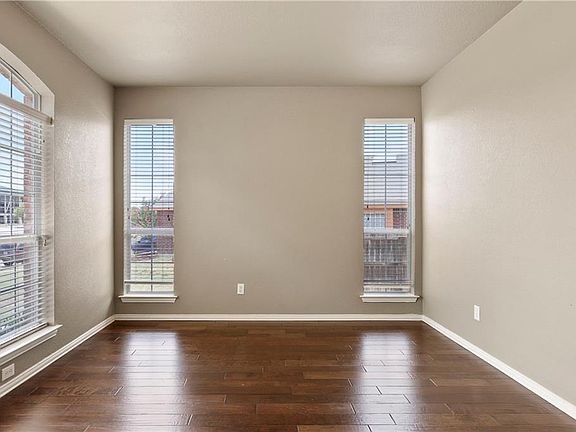 4th image of 4708 Hearthstone Ln