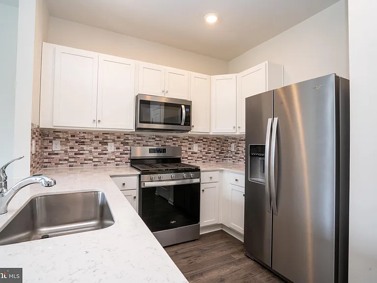 172 Mazzeo Dr — Photo 9