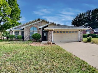 5 Village Trl, Trophy Club, TX 76262