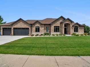 1025 Stacey Dr, New Lenox, IL 60451