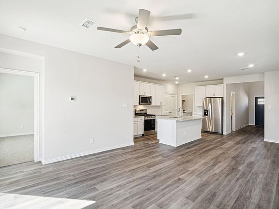 5th image of 4012 Sandstone Dr