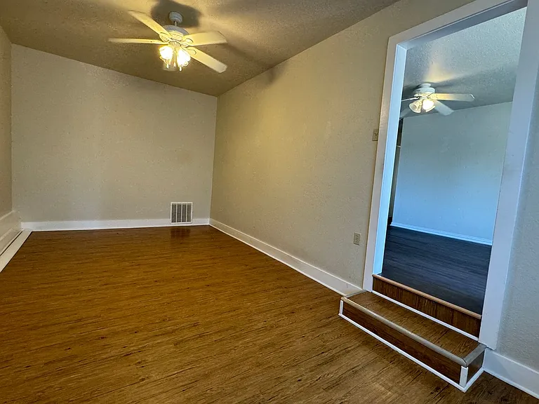 5407 NW Kinyon Ave — Photo 3