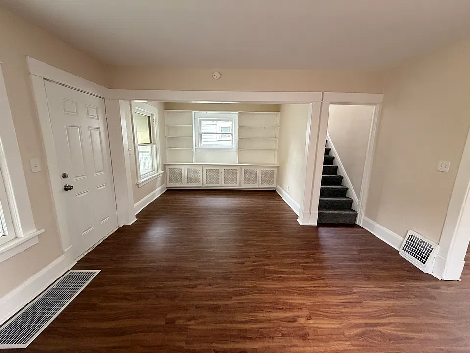 247 Valleywood Dr