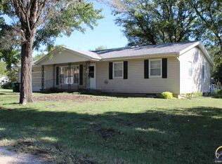 130 NW Call St, Melvern, KS 66510