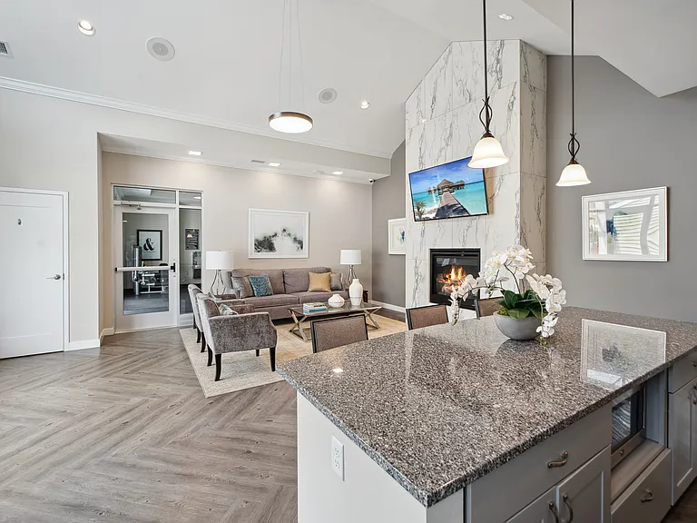 Satyr Hill Apartments — Photo 26