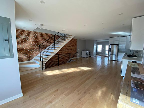 1st fl open room