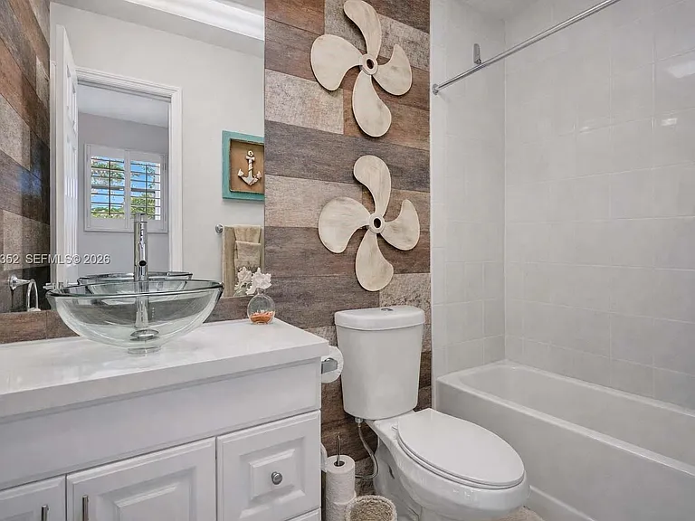 3530 NW 52nd Ave #509 — Photo 7