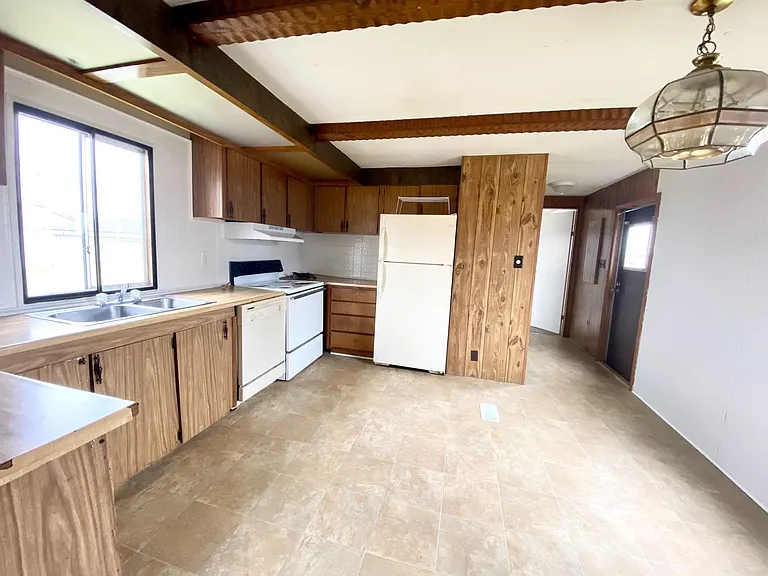 784A Sandy Hook Rd — Photo 4