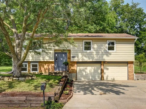 320 Dundee Rd, Smithville, MO 64089