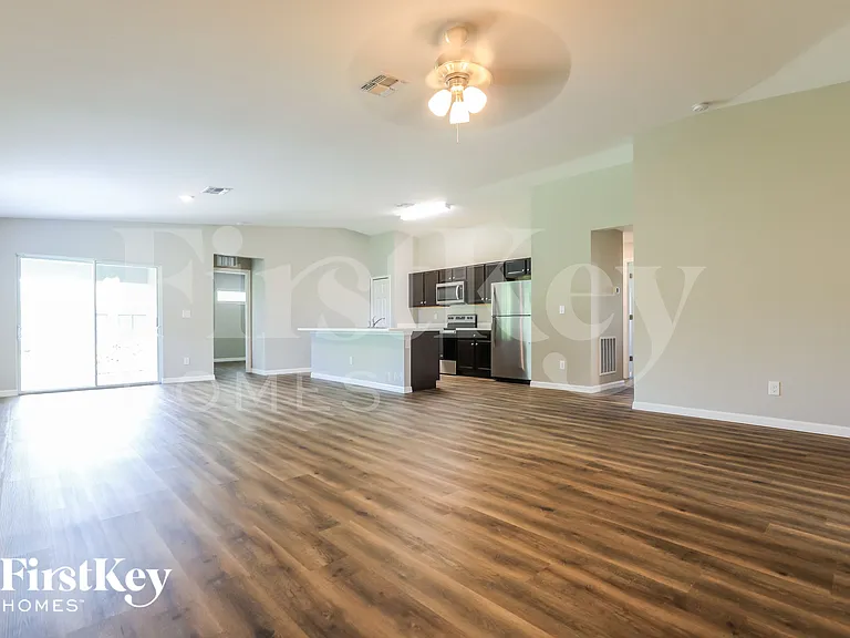 1235 Desmond St — Photo 2