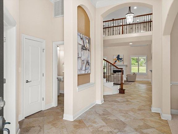 3rd image of 219 Varco Dr