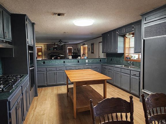 4th image of 442 Blue Bayou Rd