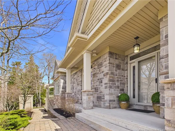 106 Nathalie St, Dieppe, NB E1A 8T9