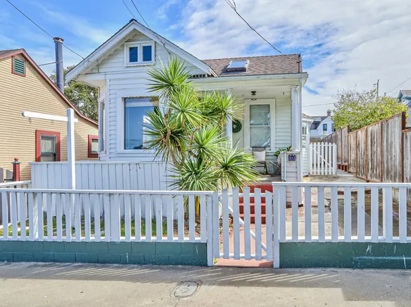 515 13th St, Pacific Grove, CA 93950