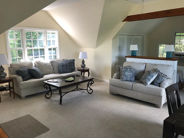 20 Lobb Ln — Photo 2