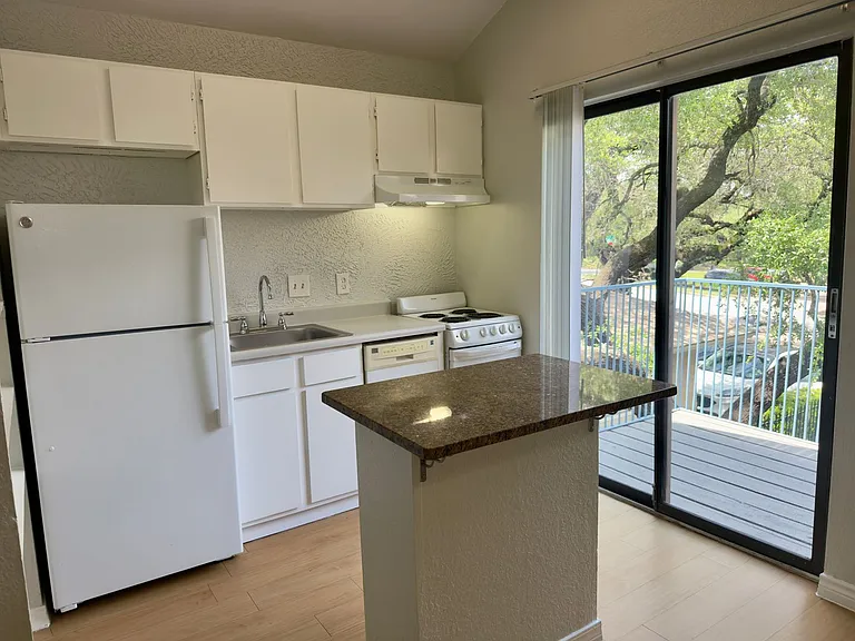 513 S Park Dr — Photo 16