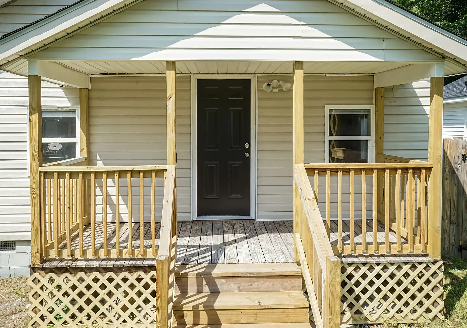 Two Bedroom Home! — Photo 1