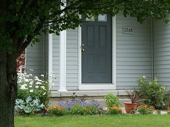 4th image of 1268 Valley Dr