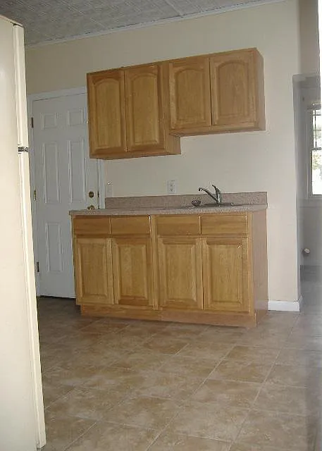3 bed, $1,600 — Photo 2