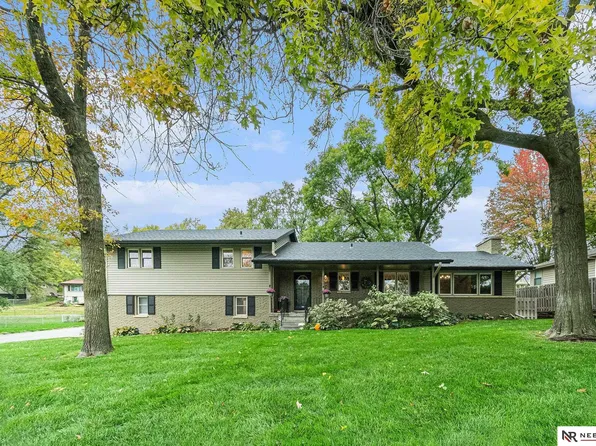 3294 S 104th Ave, Omaha, NE 68124