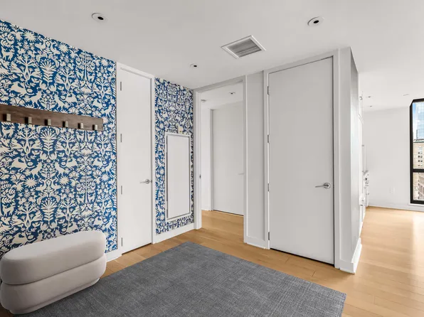 160 East 22nd Street 18A image 2 of 11