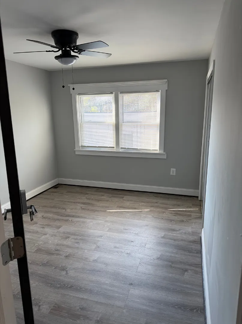 3236 Lohrs Lane BB - $600 (Shared Bath) — Photo 4