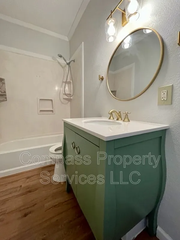 3 bed, 2.0 bath, 1183 sqft, $1,700 — Photo 3