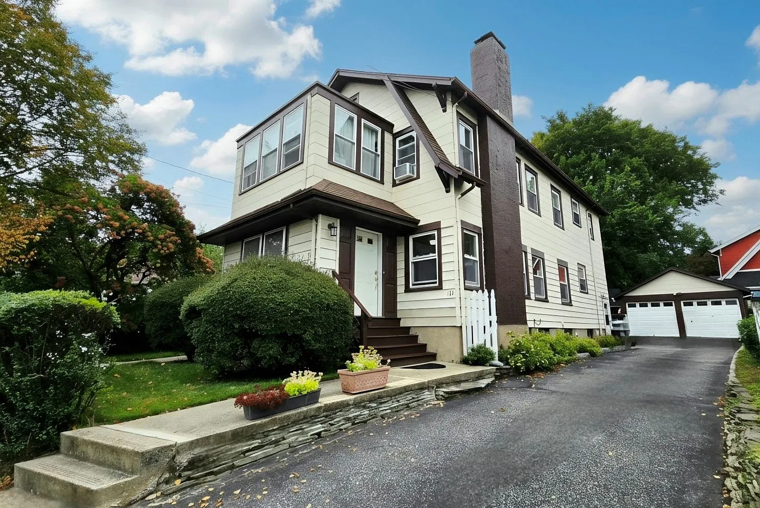 3 bed, 1.5 bath, $2,950 — Photo 1