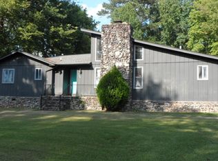 736 Woodmar Dr, Rainbow City, AL 35906