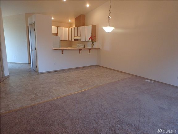 4th image of 6716 64th Pl NE