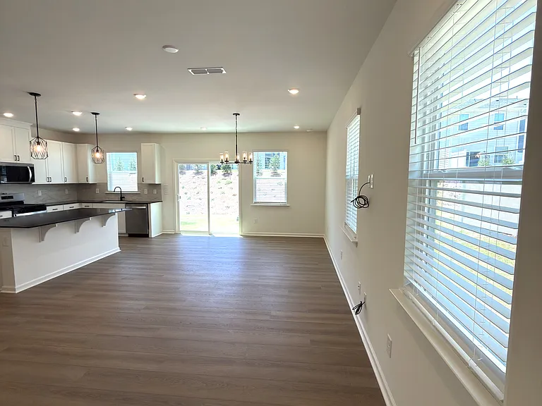 508 Sunset Lake Dr — Photo 4