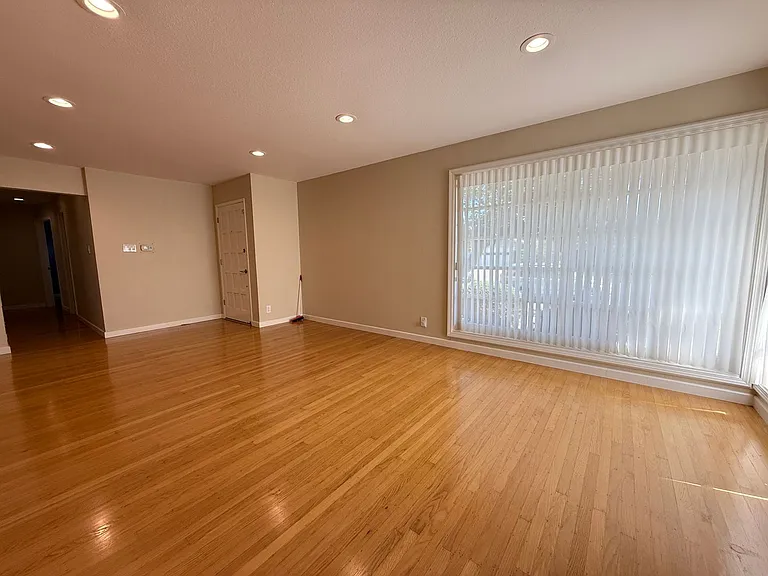 2360 Fordham Dr — Photo 11