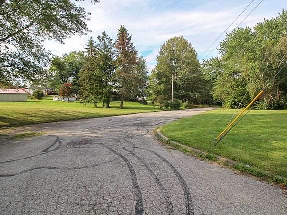 5th image of 234 Harold Ln