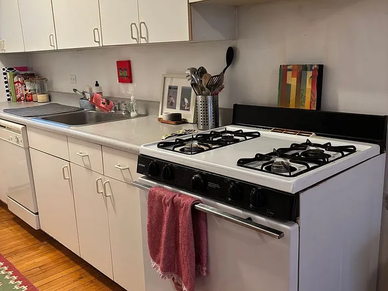 4410 N Rockwell St #2 — Photo 5