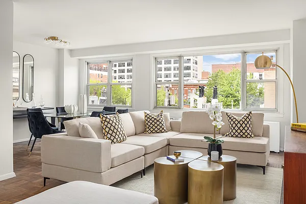Sold by Sotheby's International Realty | media 2
